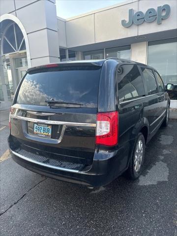 2014 chrysler town & country touring