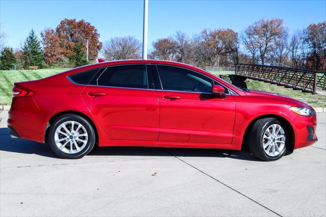 2020 ford fusion se