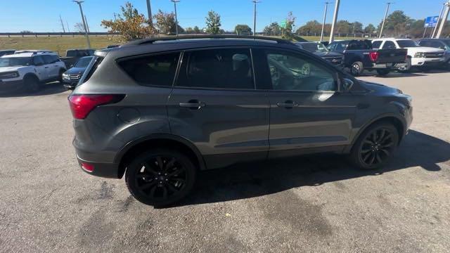 2019 ford escape se