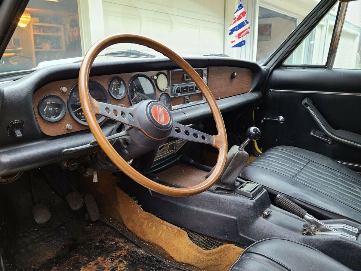 1977 fiat 124 spider convertible pininfarina design