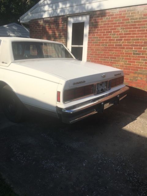 1986 chevrolet caprice classic brougham 85,4xx original miles runs great!