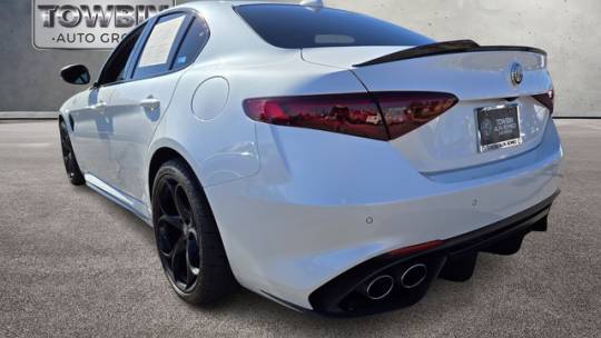 2018 alfa romeo giulia quadrifoglio