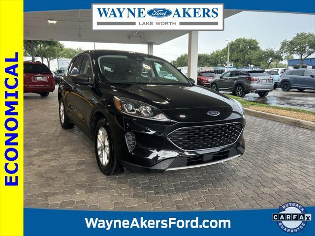 2022 ford escape se