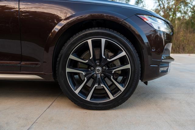 2017 volvo v90 cross country t6