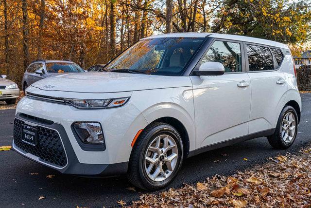2022 kia soul lx