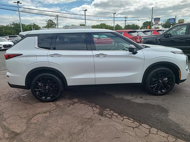 new 2024 mitsubishi outlander se black edition w/pano roof