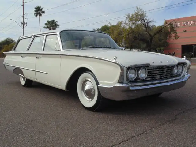 1960 ford galaxie country sedan