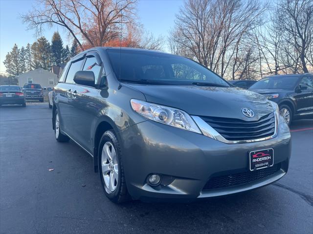 2014 toyota sienna le