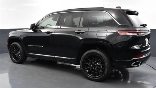 2023 Jeep Grand Cherokee summit