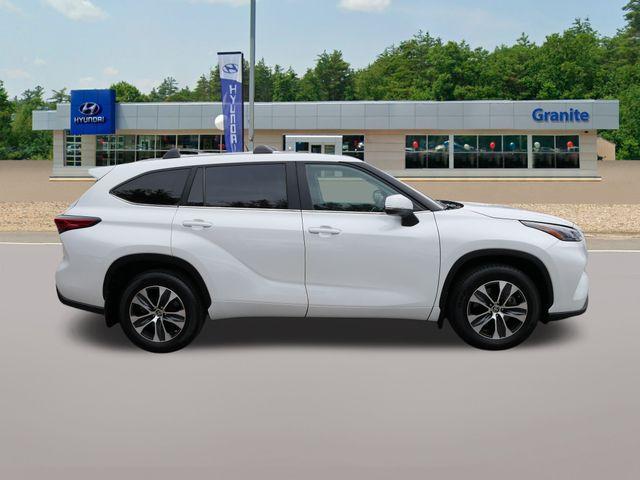 2023 toyota highlander l