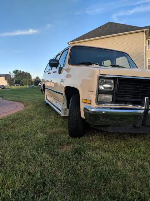 1985 gmc suburban