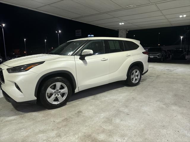 2021 toyota highlander le