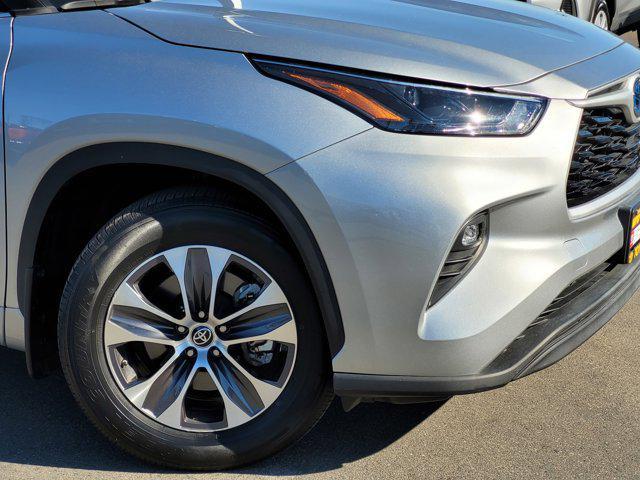 2022 toyota highlander hybrid xle