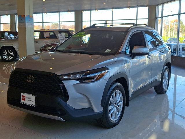 2024 toyota corolla cross le