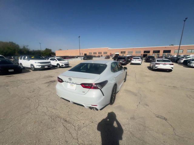 2023 toyota camry se
