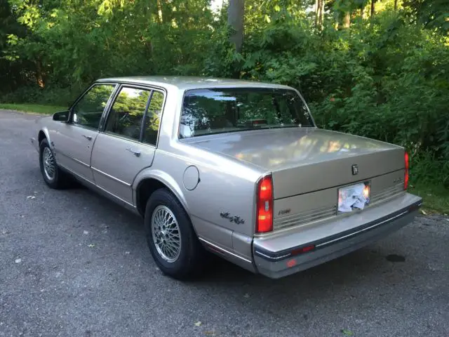 1988 oldsmoble ninety-eight regency