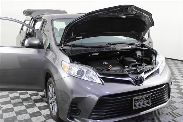 2020 toyota sienna le