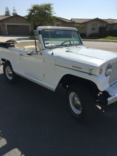 jeepster 1967 jeepster conveertible power top , 4x4 automatic 6 cyl