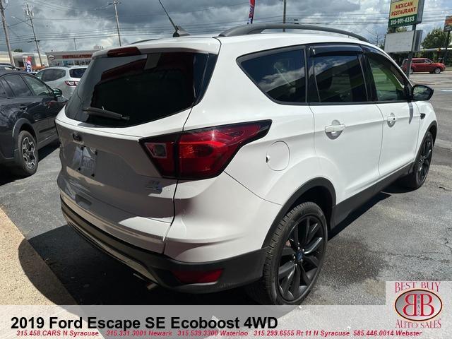 2019 ford escape se