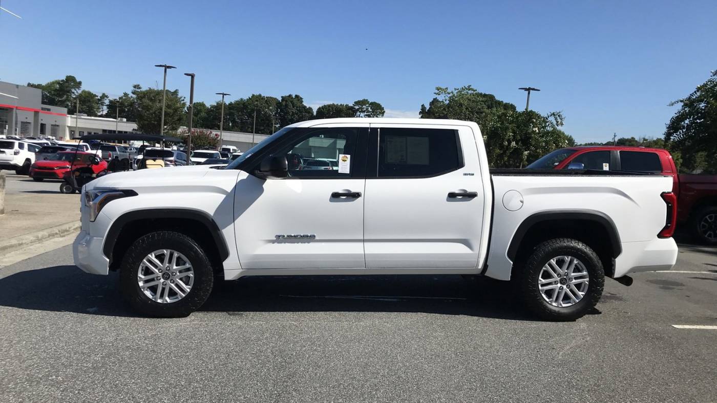 2023 toyota tundra sr5