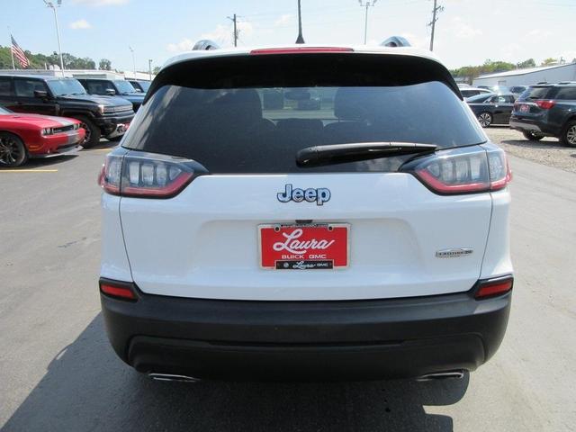 2022 jeep cherokee latitude lux