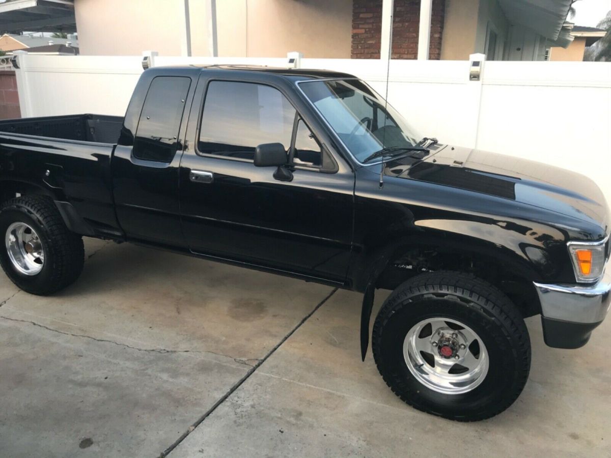 1992 toyota truck extended cab sr5