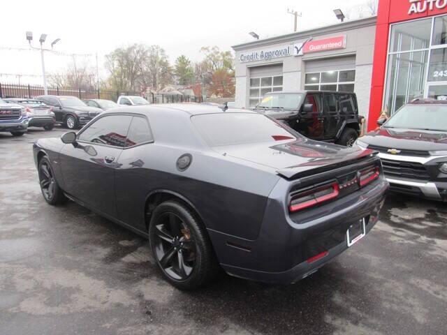 2017 dodge challenger r/t