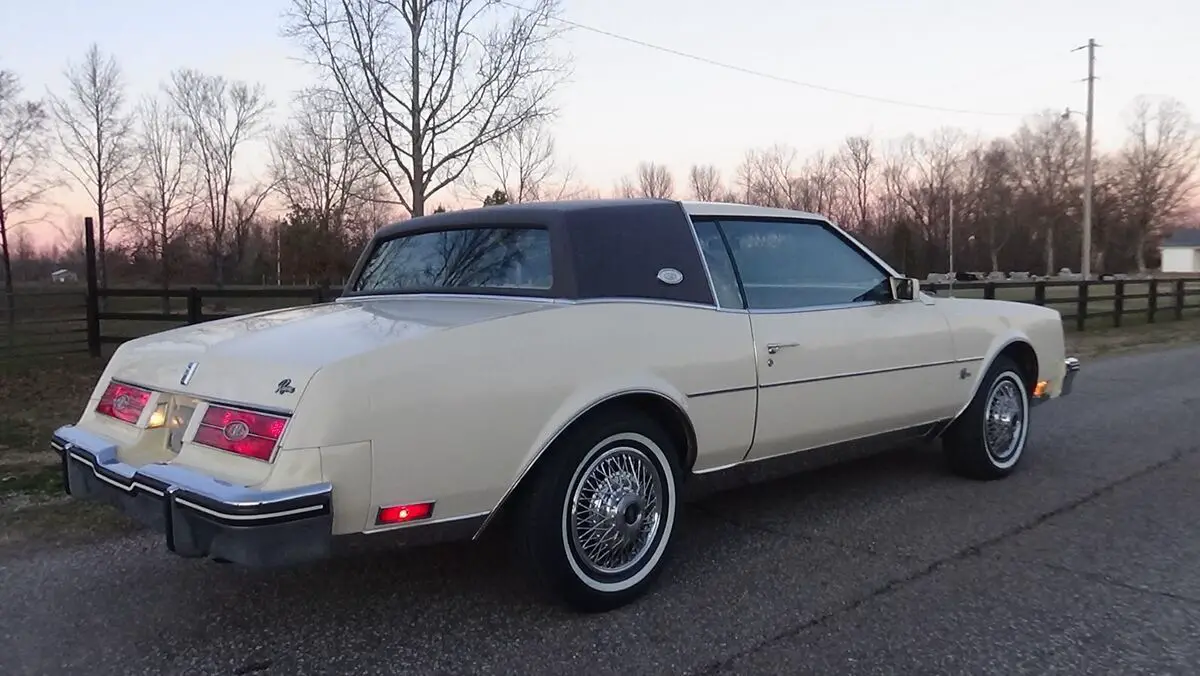 1984 buick riviera / low mileage / great original condition