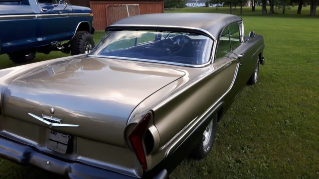 1957 ford fairlane club victoria