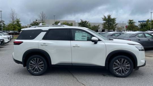2024 Nissan Pathfinder sl