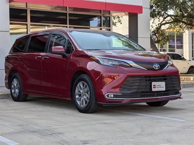 2022 toyota sienna xle