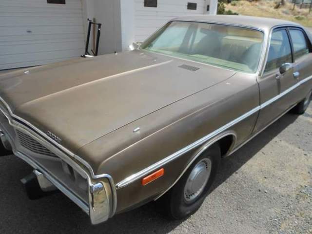 1973 dodge coronet custom sedan 4-door 6.6l