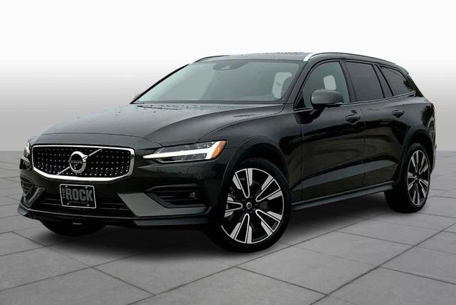 2022 volvo v60 cross country t5