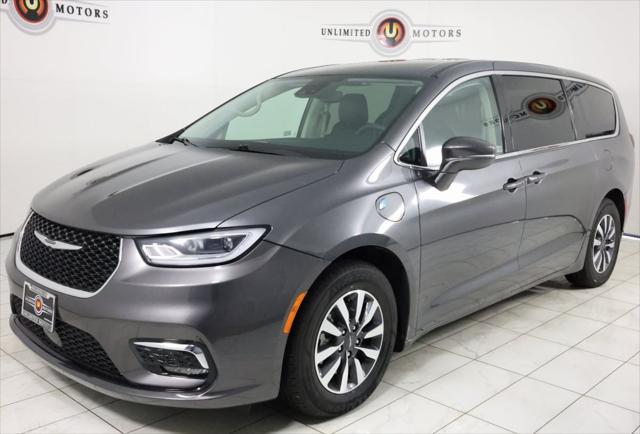 2022 chrysler pacifica hybrid touring l
