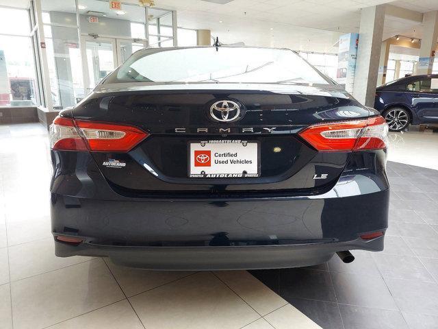 2019 toyota camry le