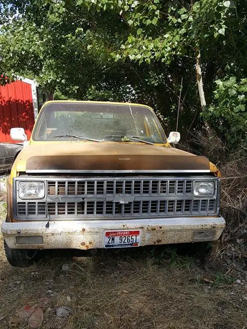 1981 chevy c 30 3+3 crew cab with service bed, does not run 1 ton!