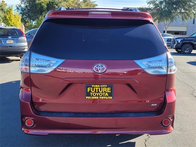 2017 toyota sienna se