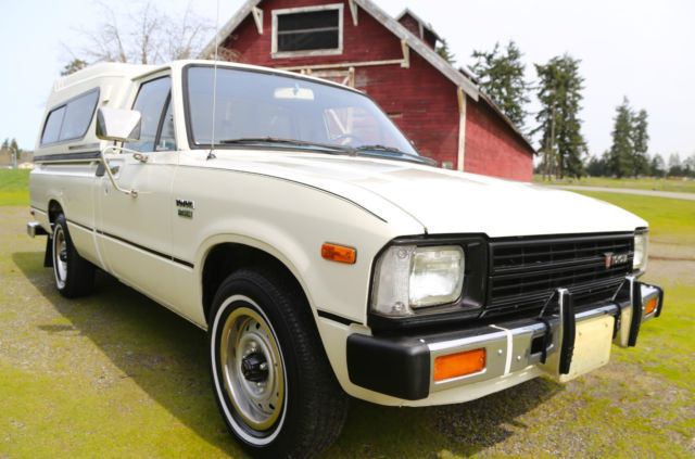 82 toyota diesel hilux pickup truck documented 1-owner original w/canopy no rust