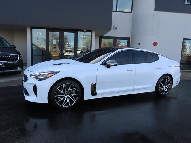 2022 kia stinger gt-line