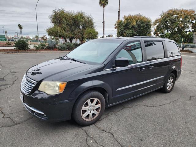 2012 chrysler town & country touring
