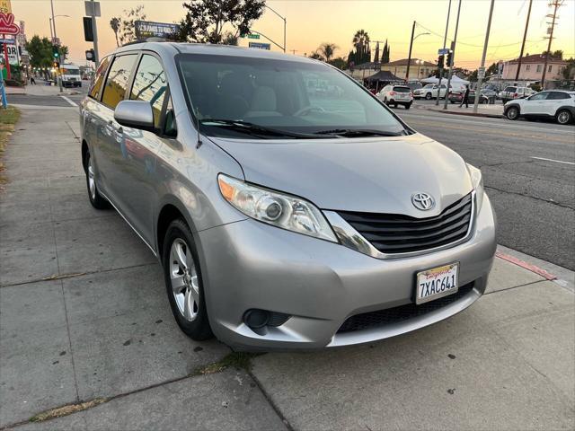 2013 toyota sienna le