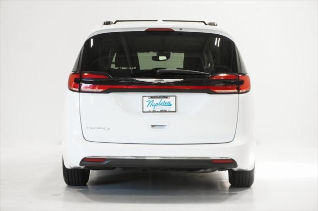 2022 chrysler pacifica touring l