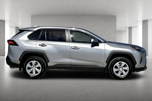 2023 toyota rav4 le