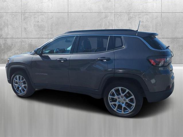 2022 jeep compass latitude lux