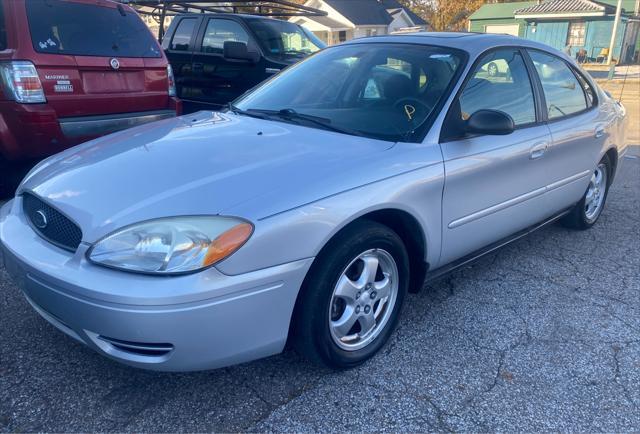 2005 ford taurus se