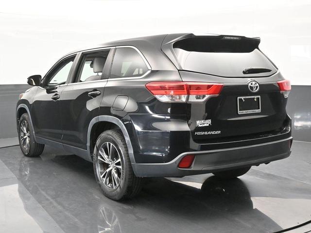 2019 toyota highlander le