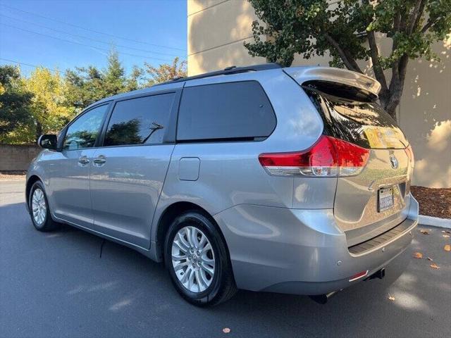2011 toyota sienna xle