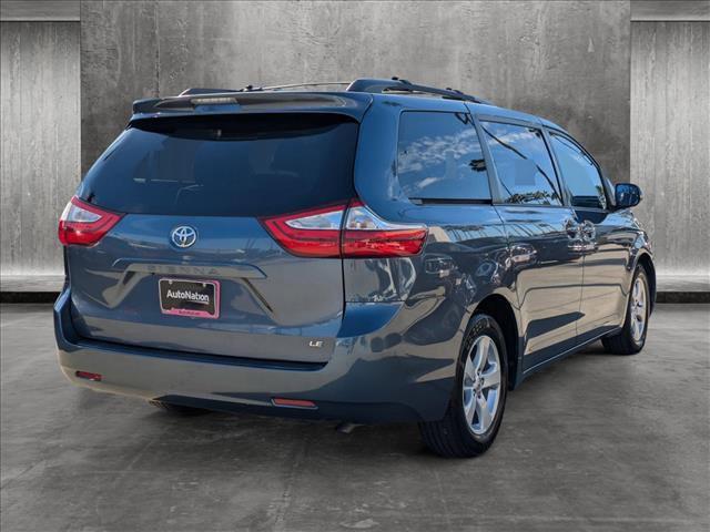 2017 toyota sienna le