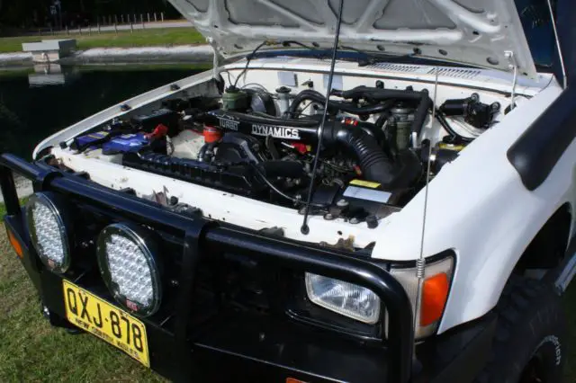 1990 toyota hilux 2.8l turbo diesel 4x4 4wd (from australia) 4 door 5 speed