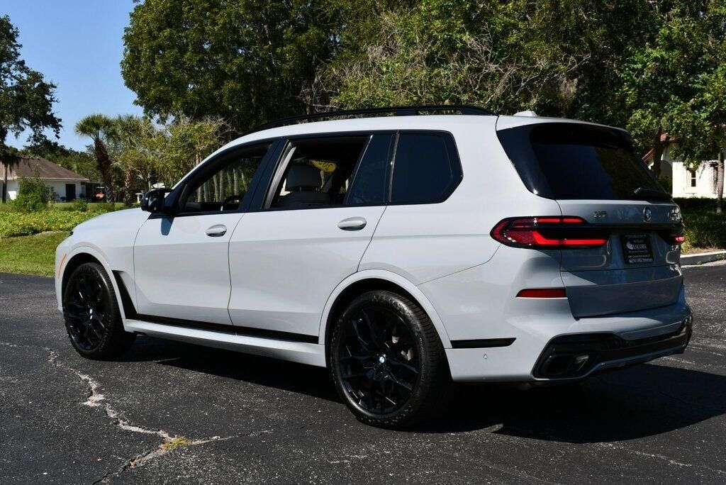2024 bmw x7 m60i sports activity vehicle w/m sport professiona